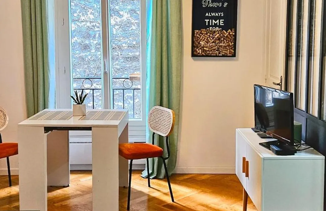 Lovely Flat Abbesses Center - Paris Montmartre-1